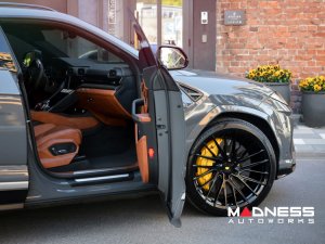 Lamborghini Urus Custom Wheels - EVO-6T by Vossen - Gloss Black Lamborghini Urus Custom Wheels - EVO-6T by Vossen - Gloss Black